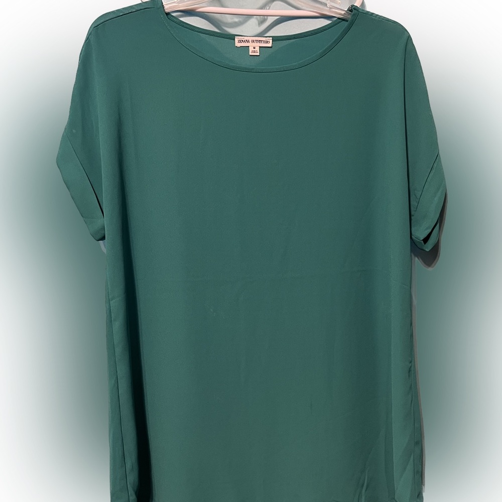 NWPT beautiful green blouse